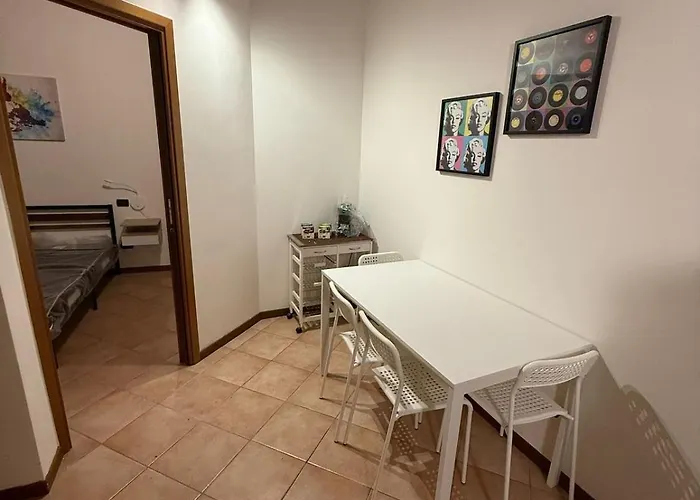 Abb Leonardo Flat アパート ロー