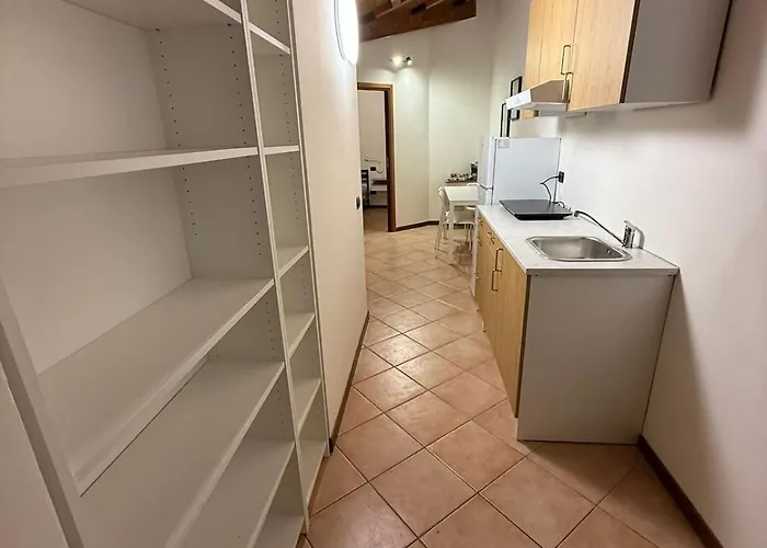 アパート Abb Leonardo Flat ロー